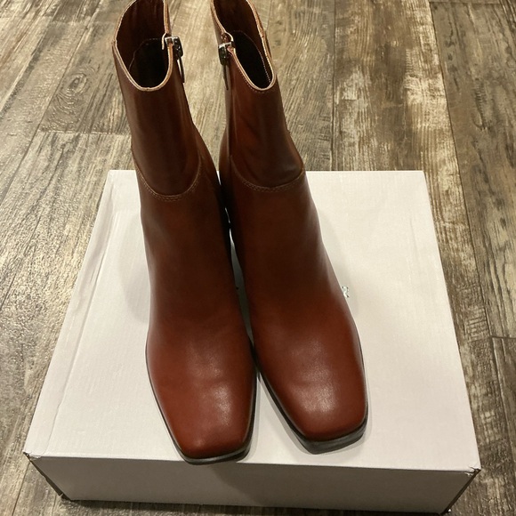 Marc Fiaher DAIREY Elegant Brown Ankle Boots Size 8.5 - Picture 16 of 16